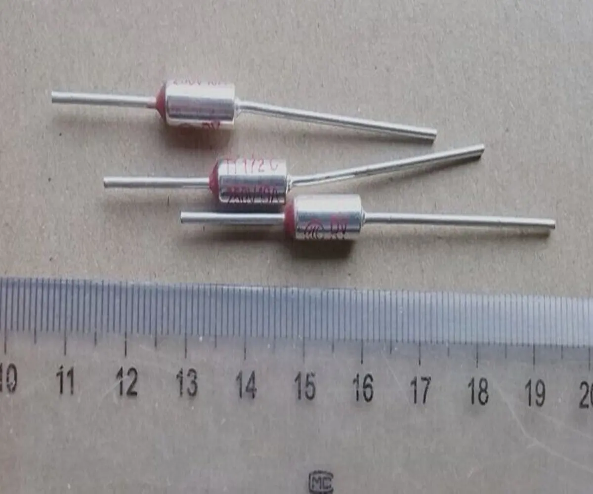 Temperature 72 coefficient 10A Metal shell fuse ,new and original 100pcs/lot