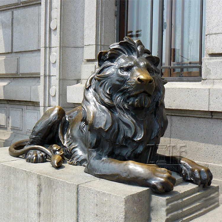 Лев металлическая купить. Статуя Льва. Бронзовый Лев статуя. Скульптура золотой Лев. Скульптура Лев Алибаба.