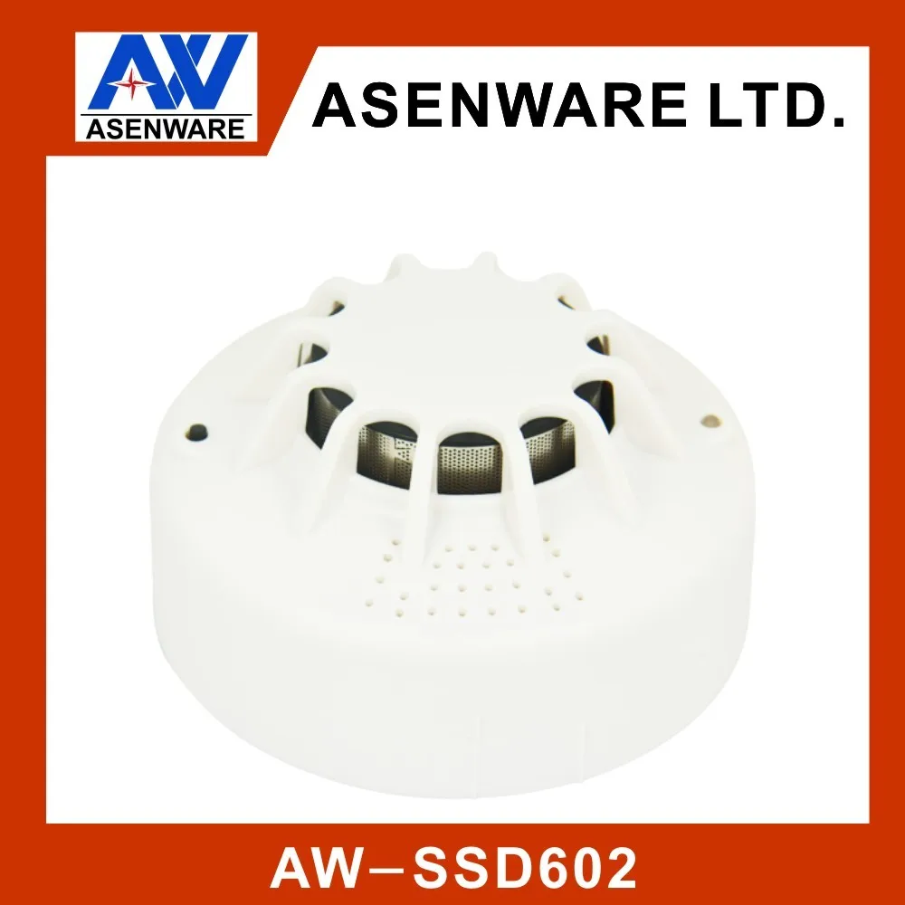 Independent smoke detector with battery