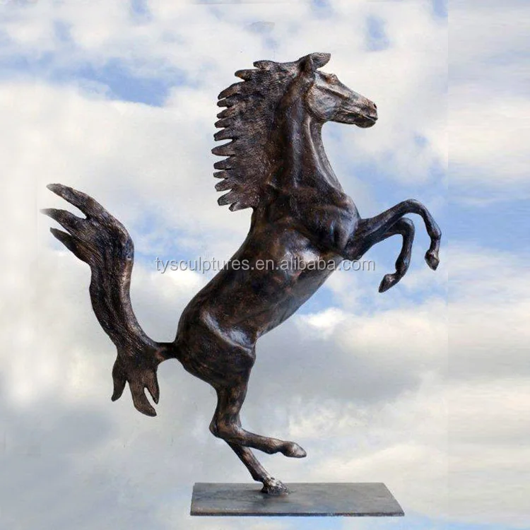 bronze horse sculpture