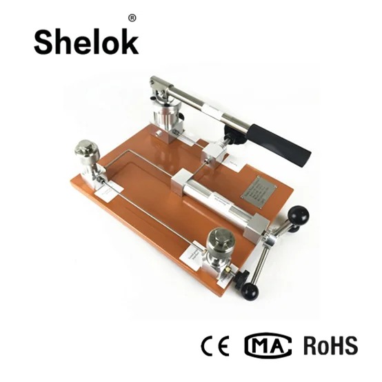 Hand pump atmospheric pressure gauge calibrator