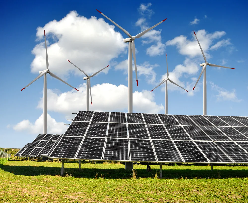 Солнечная энергия экологически чистая. Ветряки и солнечные батареи. Солнечные батареи и ветрогенераторы. Альтернативная Энергетика. Ветровая и Солнечная Энергетика.