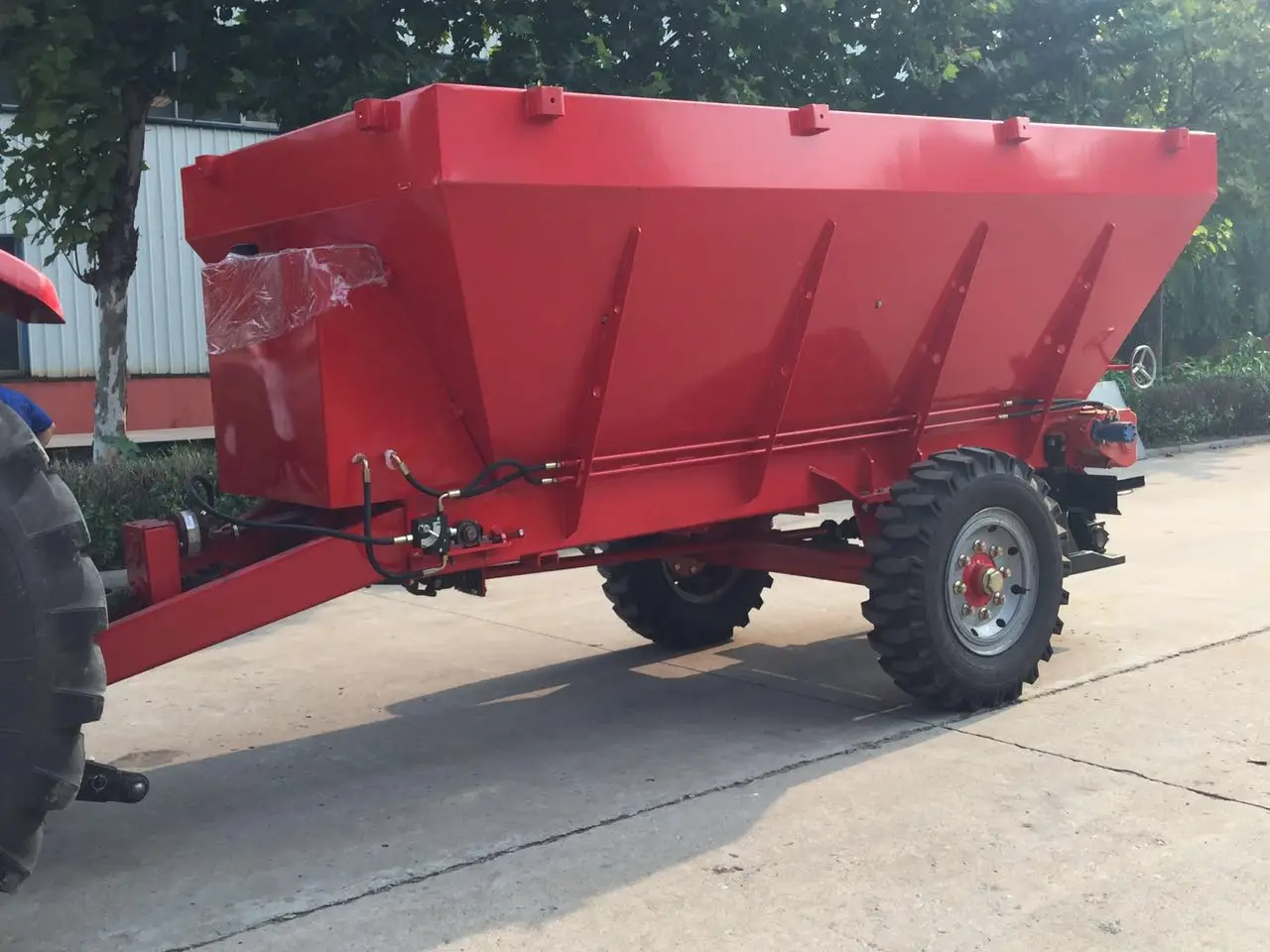Fertilizer Distributor/manure Spreader/cow Manure Spreading Machinery