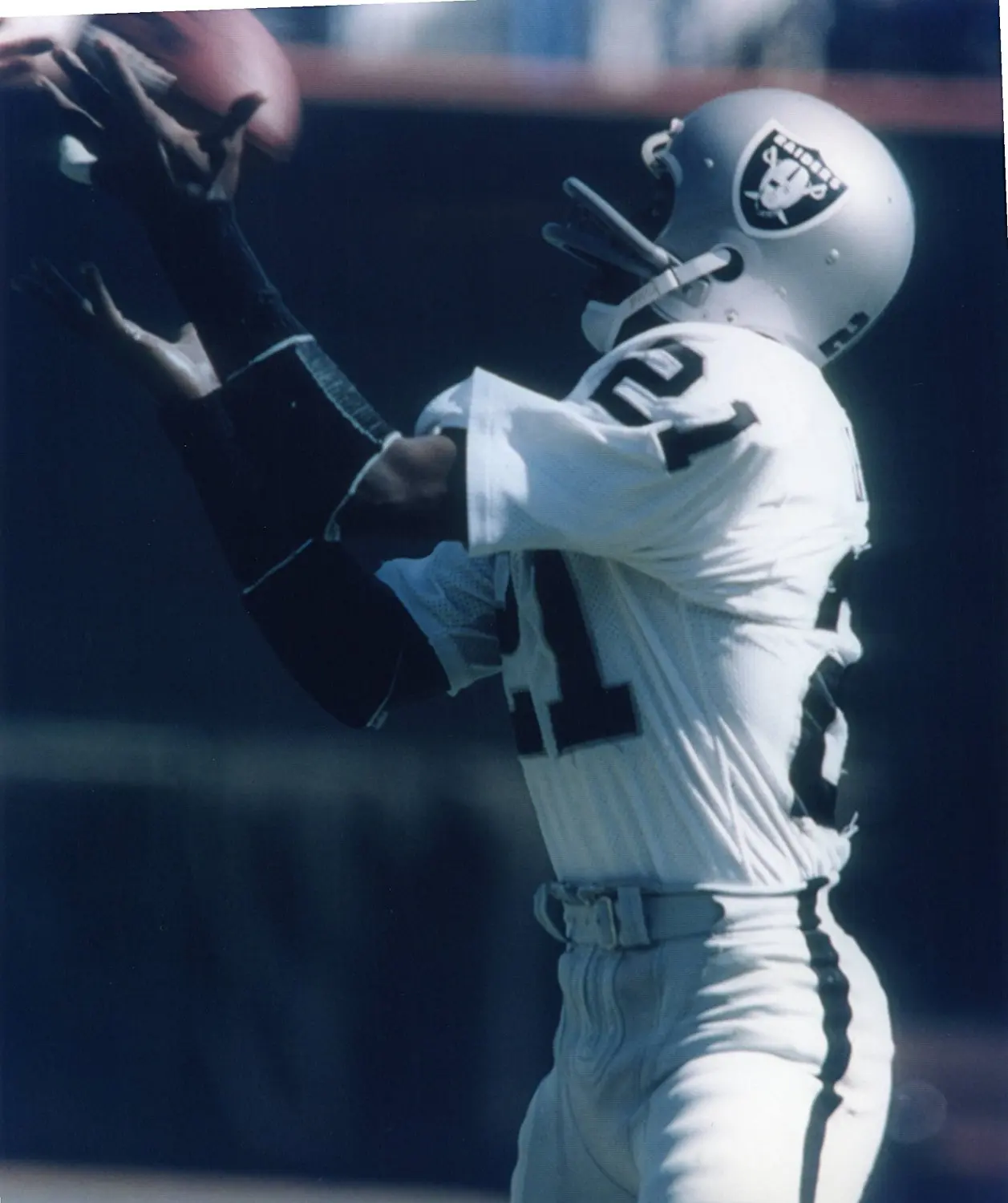 FRED BILETNIKOFF /& CLIFF BRANCH OAKLAND RAIDERS 8X10 SPORTS ACTION PHOTO
