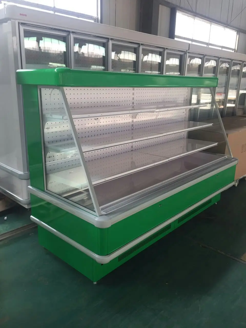 supermarket multideck chiller display