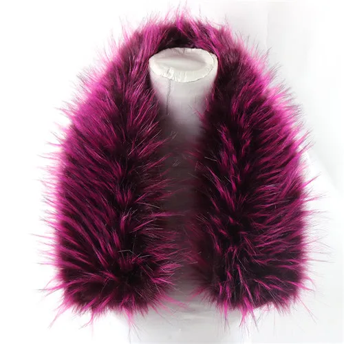 colored fur collar