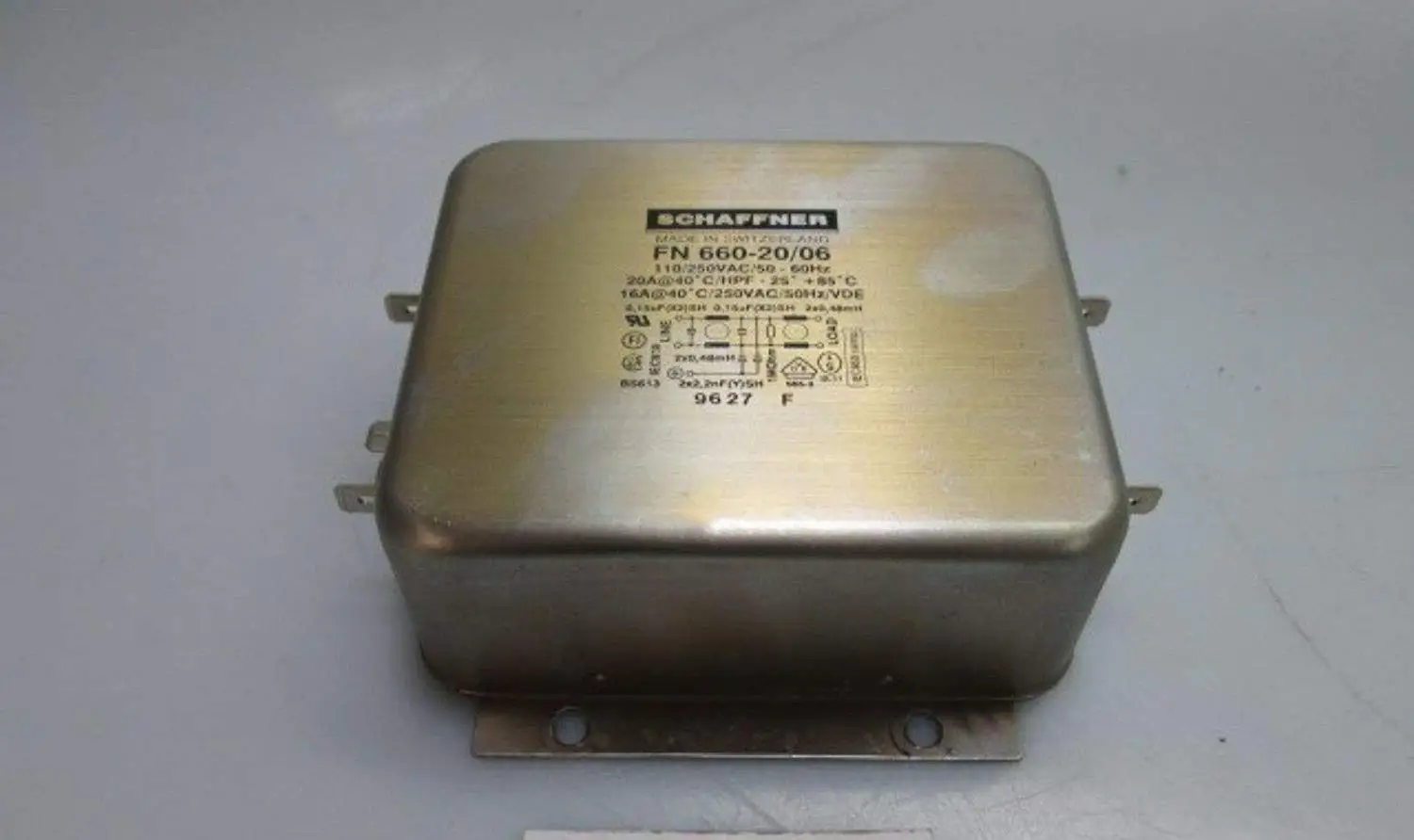 MFJ-1142 DC Line RFI Filter Outlet