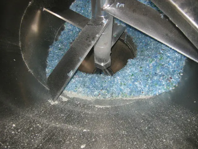 dryer for plastic flakes