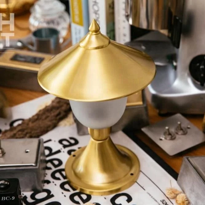 Fancy antique brass modern led retro gold table lamp