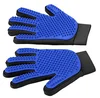 2019 New Best Selling De-Shedding Brush Silicone Massage 5 Fingers Design Pet Grooming Gloves