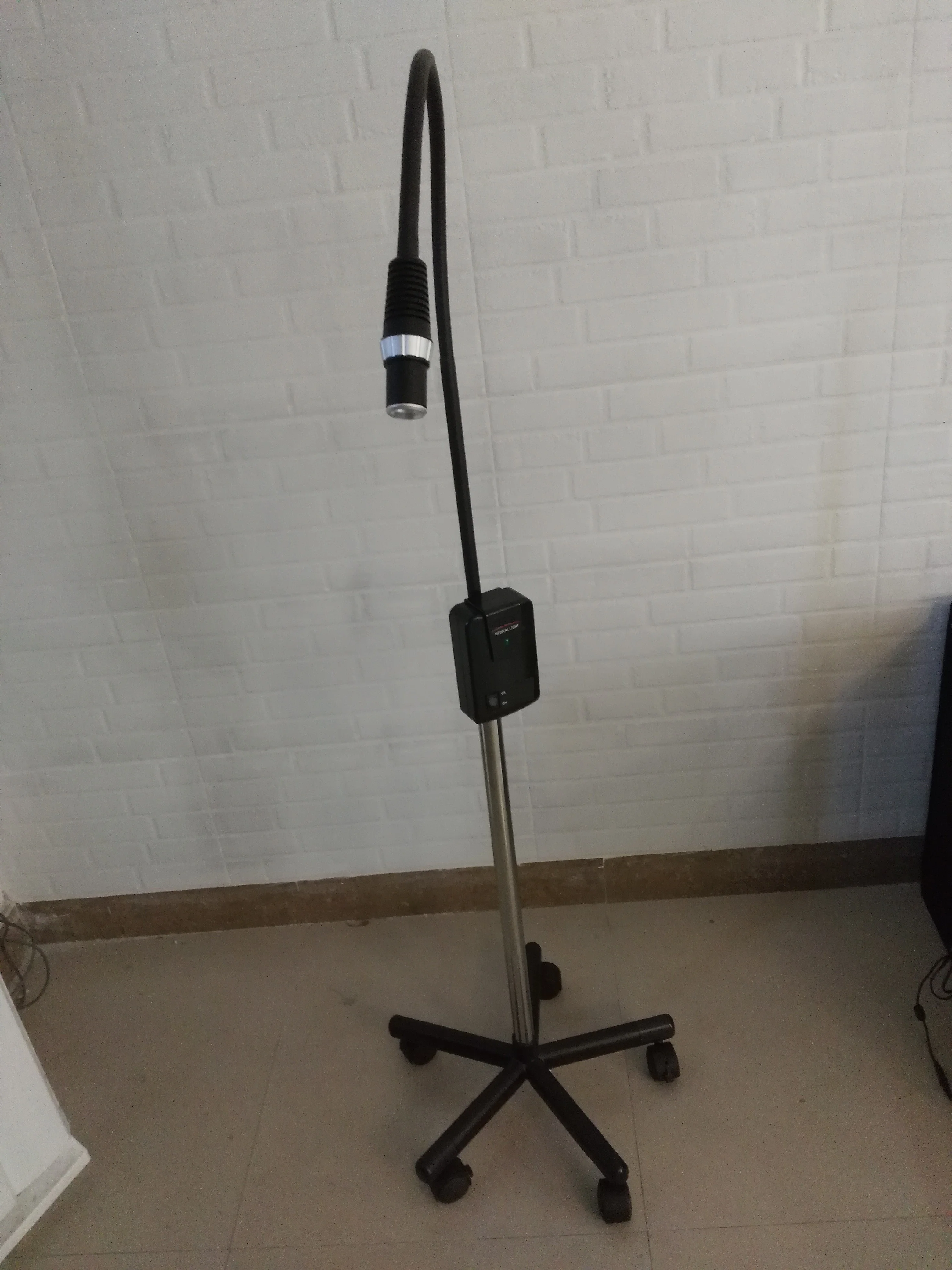 Hospital surgical led mobile examination lamp