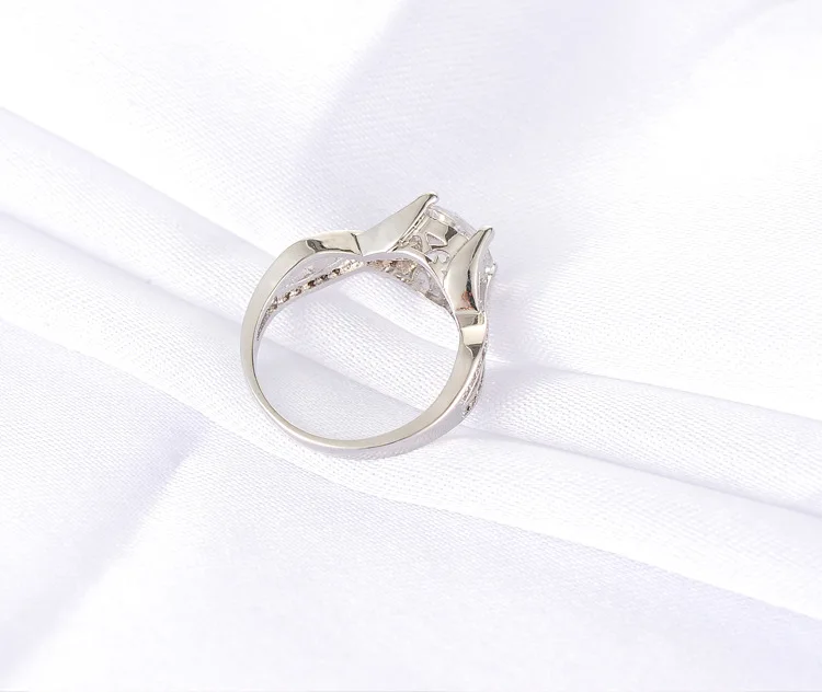 Artificial Jewellery Sexy Girl Fashion Wedding White Gold ...