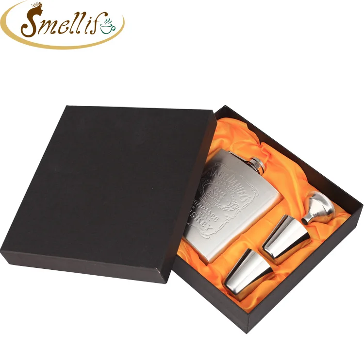 hip flask set 7 oz.jpg