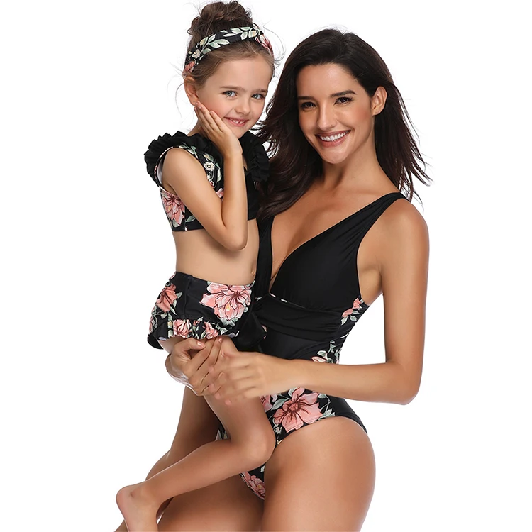 Provide MOM and Daughter lovely kids swimsuits little girls swimwear. 