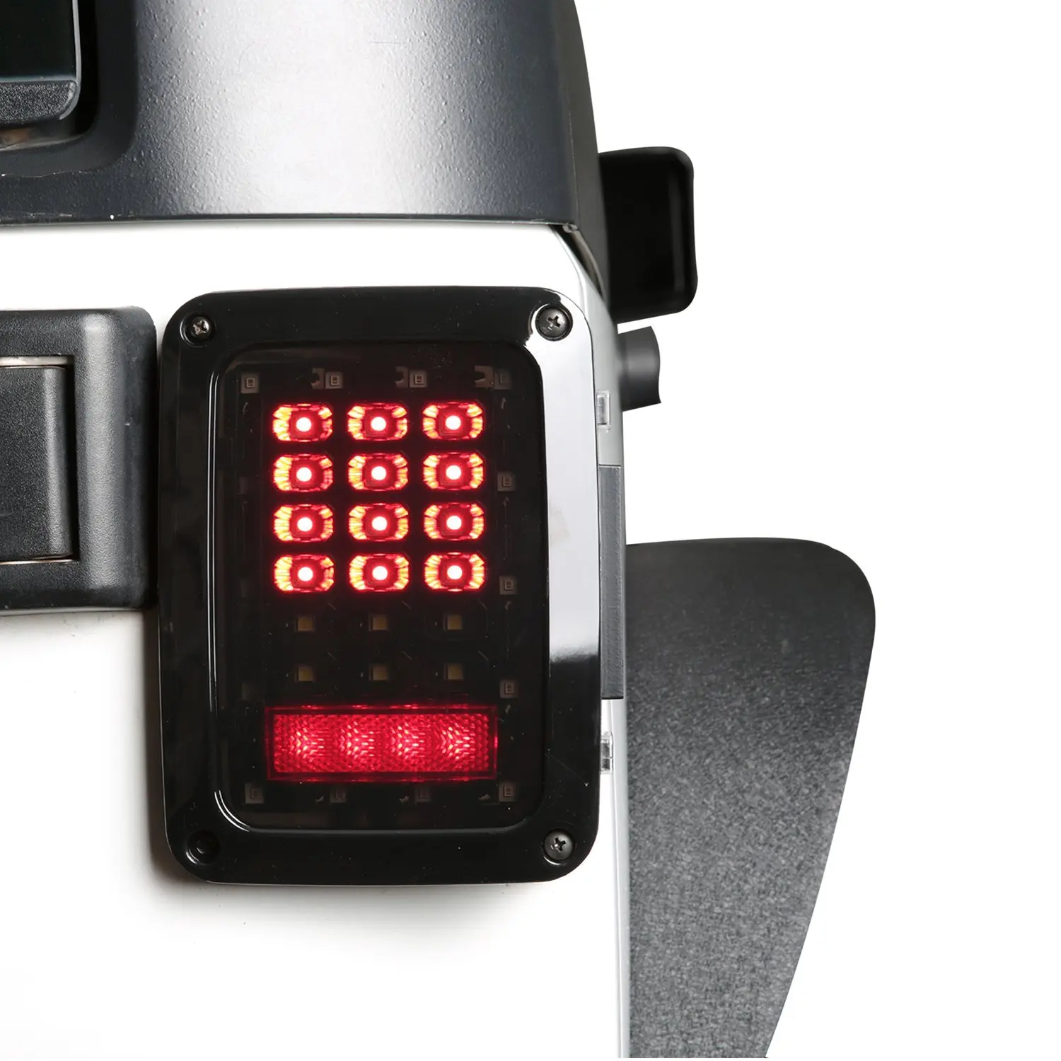 jeep rear light.jpg