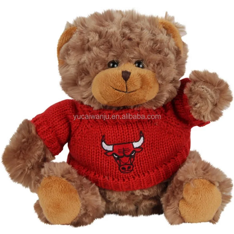 памятник медведю войтеку. мягкая игрушка на полу. мягкий медведь 15517/18. пол медведя. 2 медведя по полам режут.