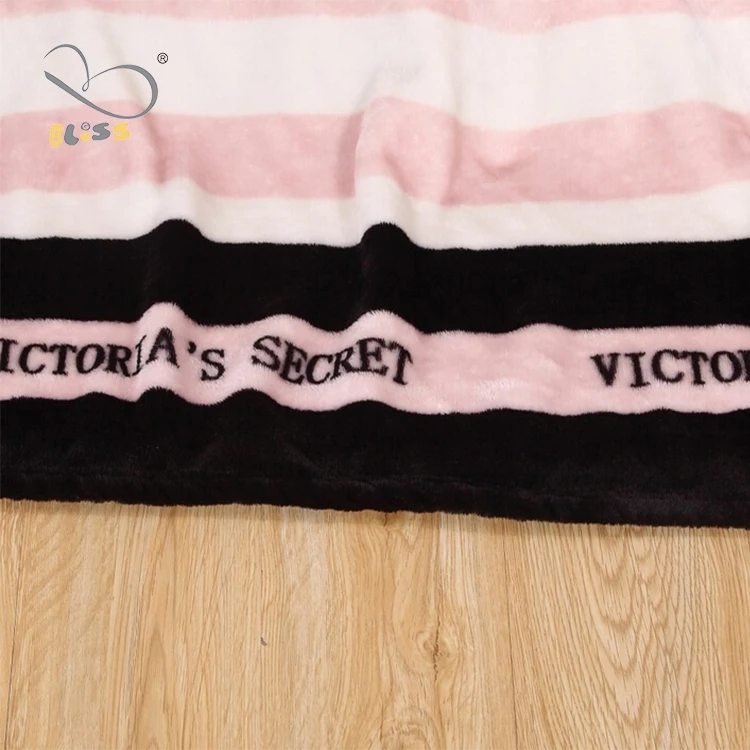 Victoria Secret Pink Blanket Wearable Printed Heart Pink Digital