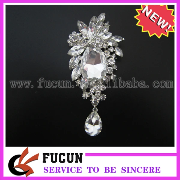 new rhinestone brooch 3 .jpg