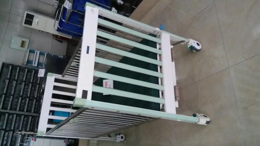 Two Crank Medical ABS & Aluminum Alloy Child Baby Hospital Bed With Wheels