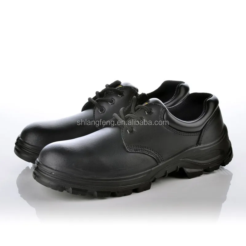 comfortable shoes to work in a warehouse