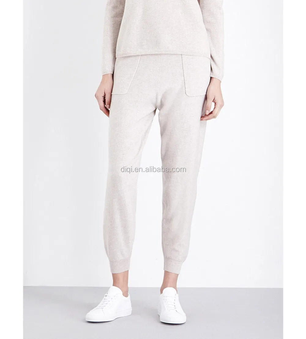 elasticated jogging bottoms