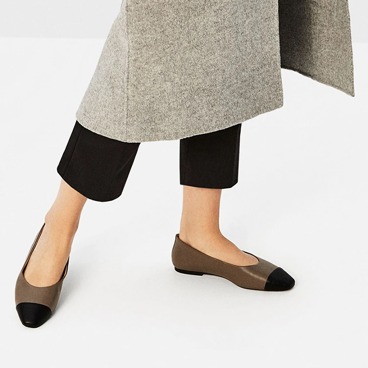 Model an der See mit Ballerina Schuhe Leoparden Look