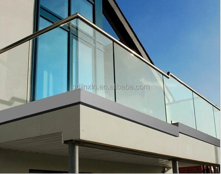 Modern Glass Railing Design Exterior