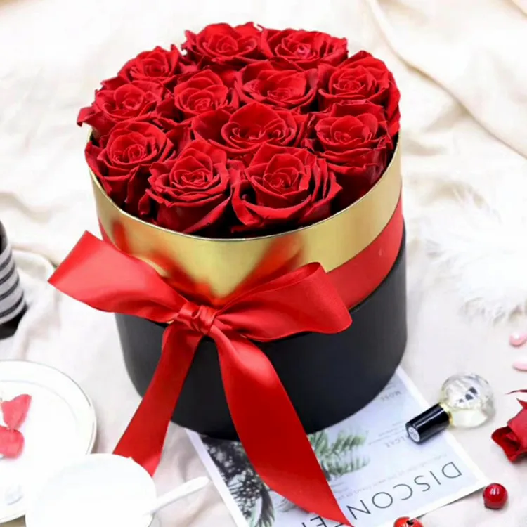 preserved rose in gift box.jpg