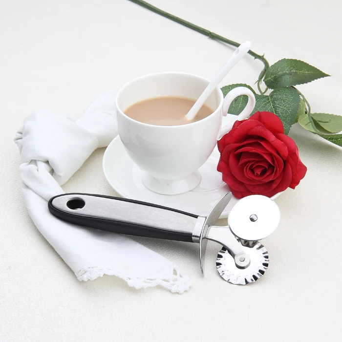 Nontoxic Sturdy Metal Pizza Cutter Wheel