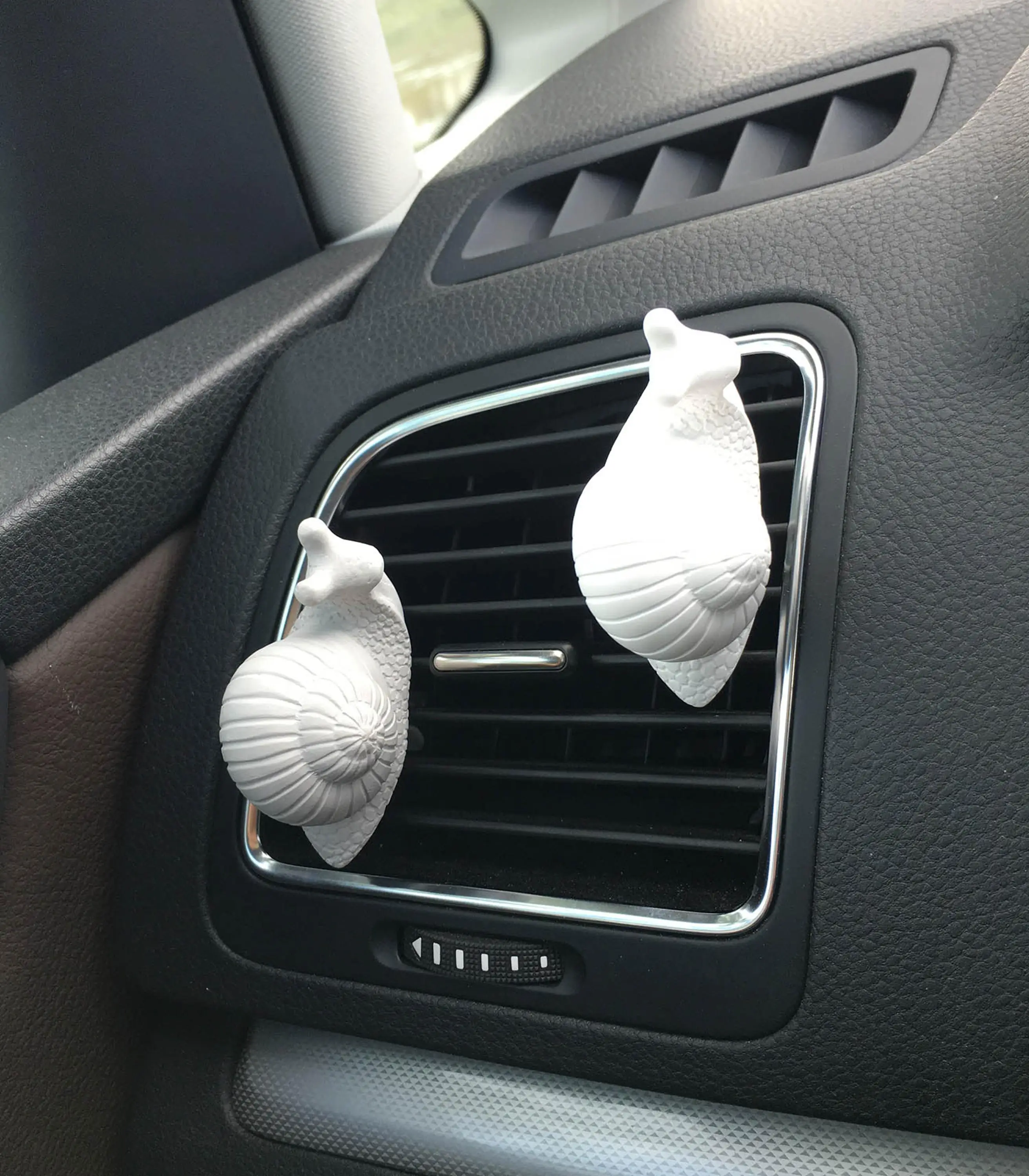 Car Vent Clips Air Freshener Essential Oil Aroma Diffuser Scented Plaster Aroma Stone Car Air
