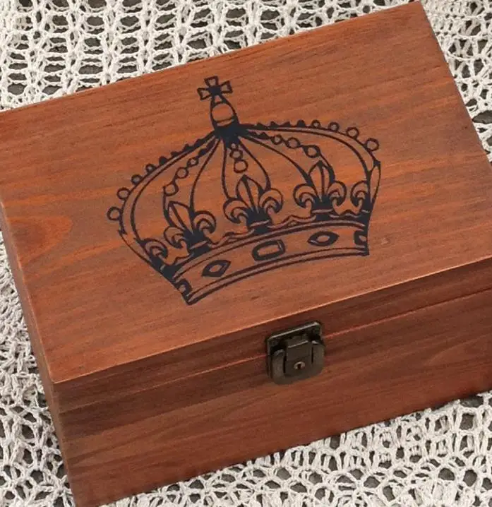 Retro solid wooden jewelry box