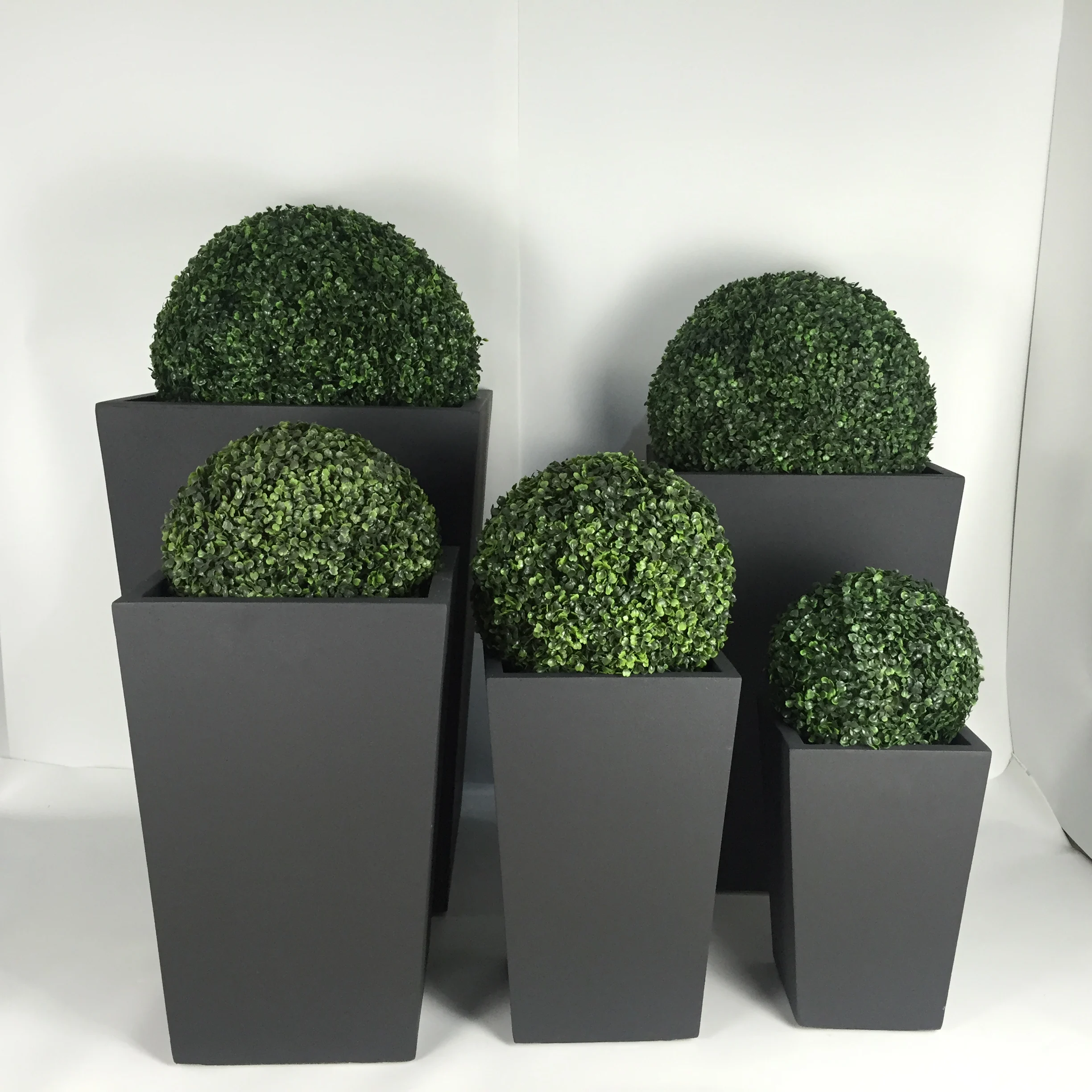 Factory Sale High Strength Durable Top Quality Outdoor Taper Square Black Garden Modern Design