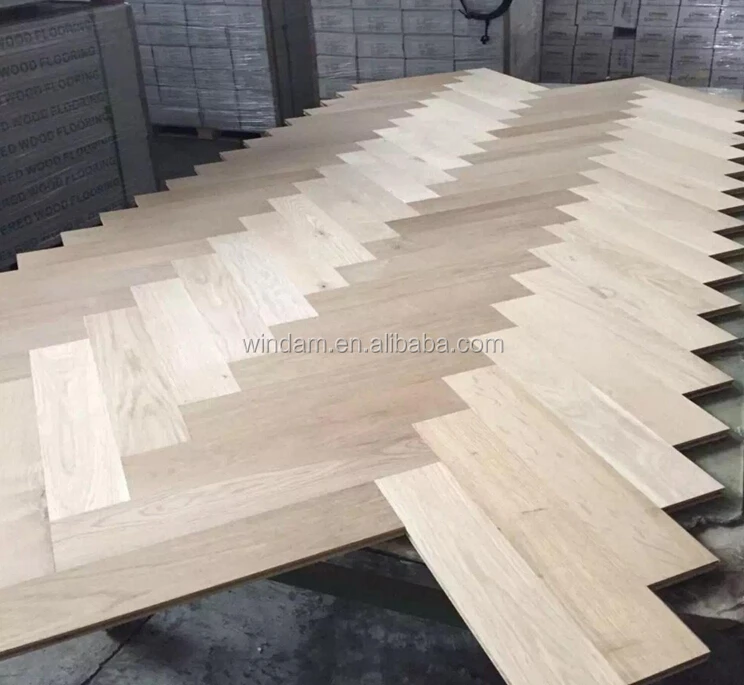 
Herringbone oak parquet flooring 