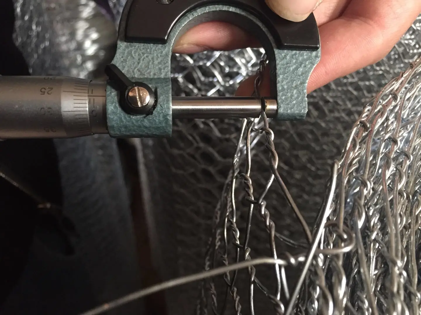 hexagonal wire diameter 1.jpg