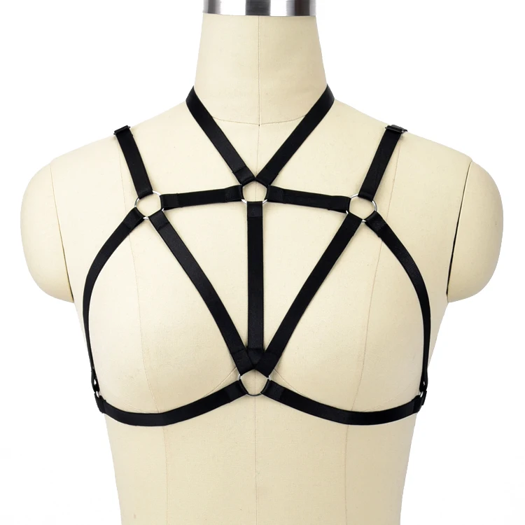 fetish-v-byustgalterah-s-virezom-dlya-soskov-v-chulkah