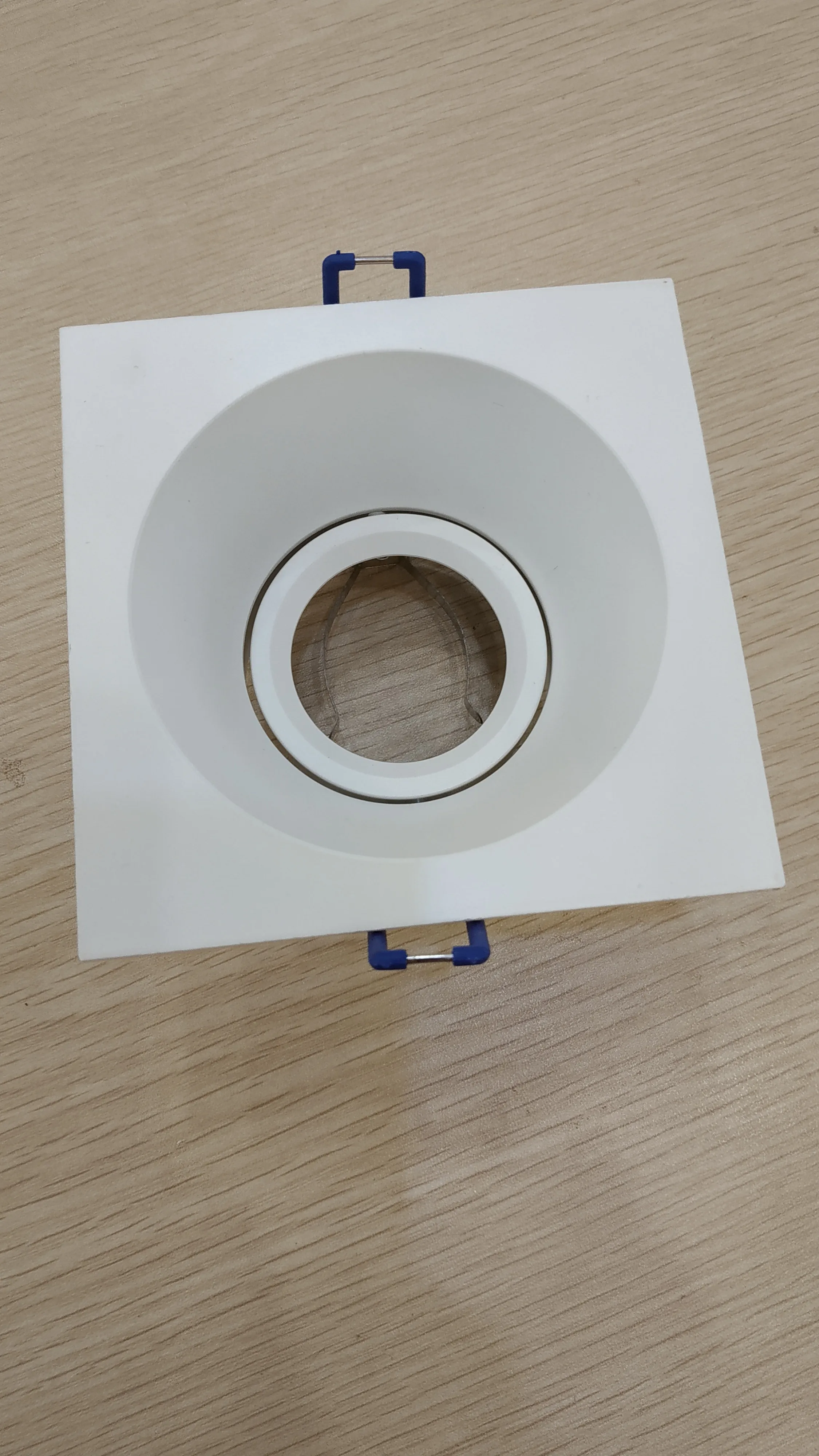 新设计压铸灯灯罩齐平安装的天花灯盖铝配件 mr16 yc-117a16