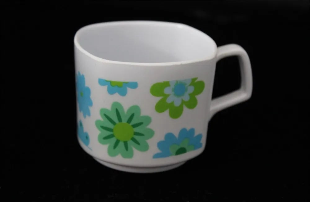 Flower-shaped Melamine cup