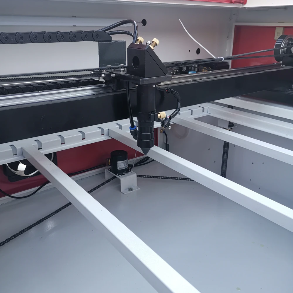 co2 laser cutting machine 1080 80w RUIDA control mdf laser cutting machine 3d crystal laser engraving machine