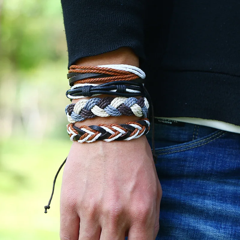 Fotos gratis : mano, mujer, cuero, Moda, marca, joyería Fotos gratis : mano, mujer, cuero, Moda, marca, joyería
