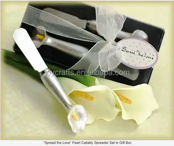 Spread The Love Pearl Calla Lily Wedding Favor Spreader Spread The Love Pearl Calla Lily Wedding Favor Spreader