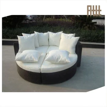 2018 New Design Cream White Sponge Used Sofa Round Outdoor Beach Bed Beds