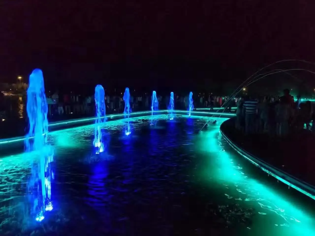 Frothy Manifold Fountain Nozzle