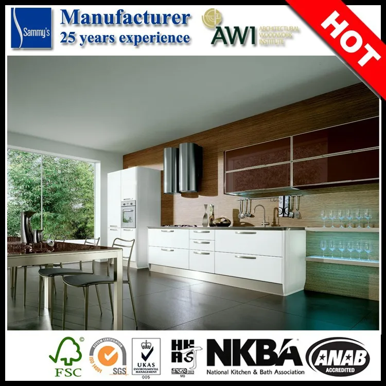 Laminaat blad witte hoogglans keuken kast bijkeuken ontwerp keuken ...