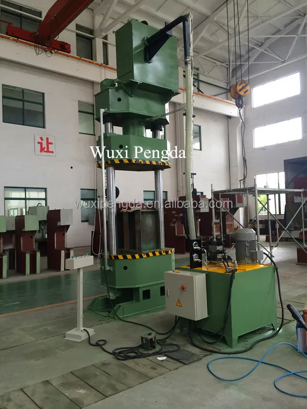 彭达新型瓷砖液压机