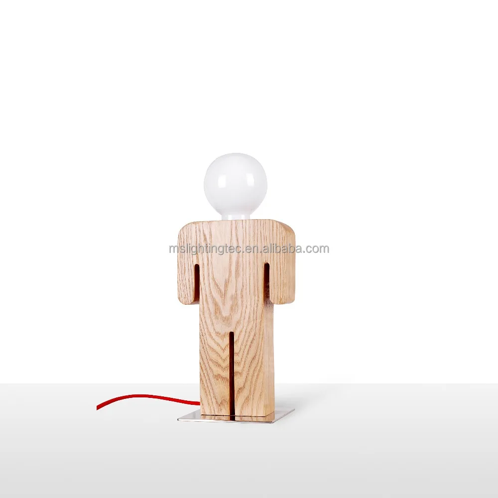 Houten tafel lamp man vorm een uniek design voor de woonkamer ...