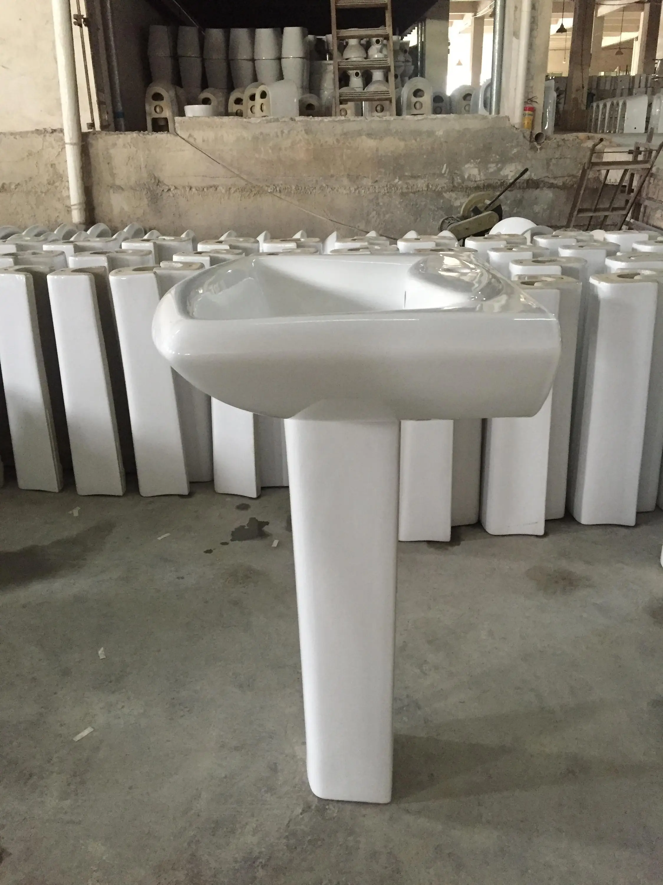 New Model Wash Hand Ceramic Pedestal Foot Basin Designs For Dining Room