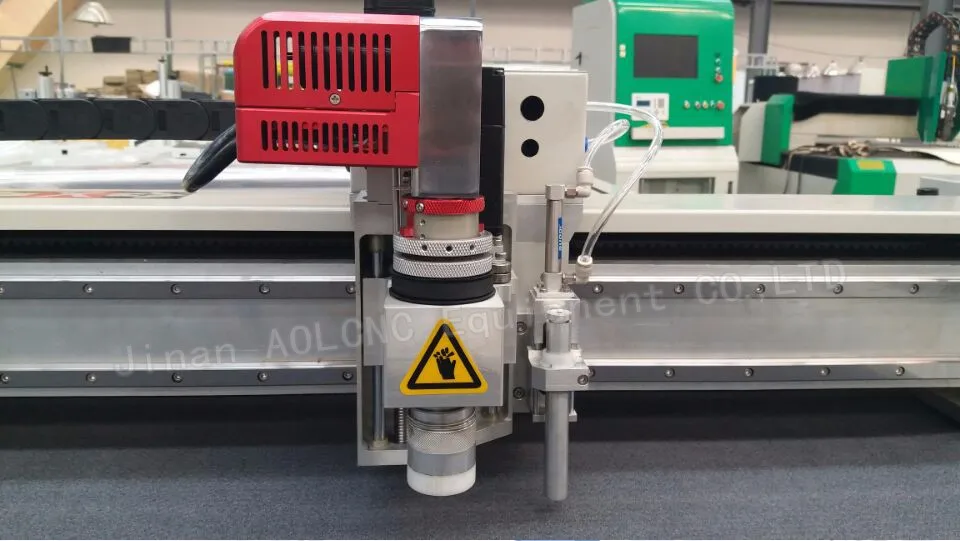 Vibrating Oscillating Knife Machine Carpet Cutting For Rubber Sheet