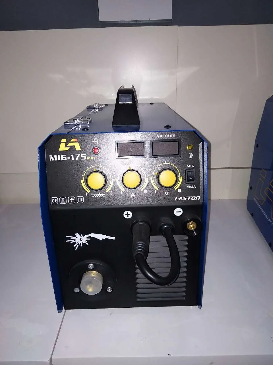 Mig/MMA IGBT 250. For IGBT mig. Миг аппарат 60n60. The main functional difference is that mig2500 can Weld Aluminum, mig-250 cannot Weld Aluminum.