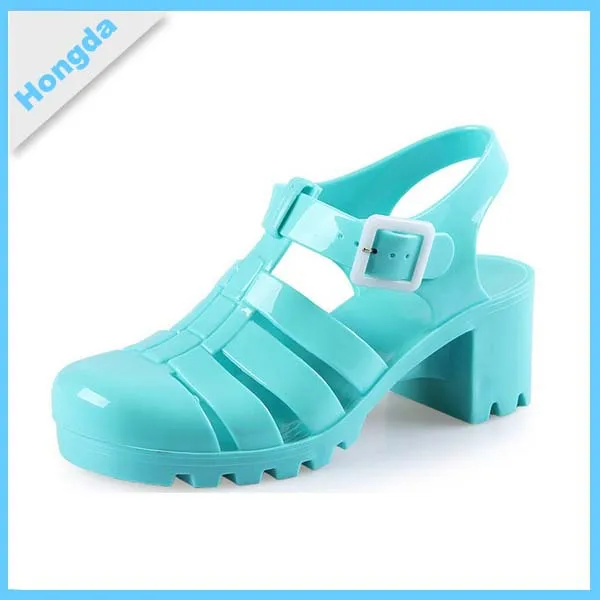 salto alto de plastico