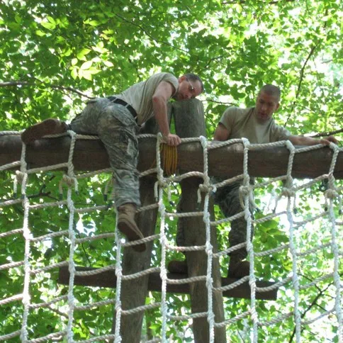 army climbing net